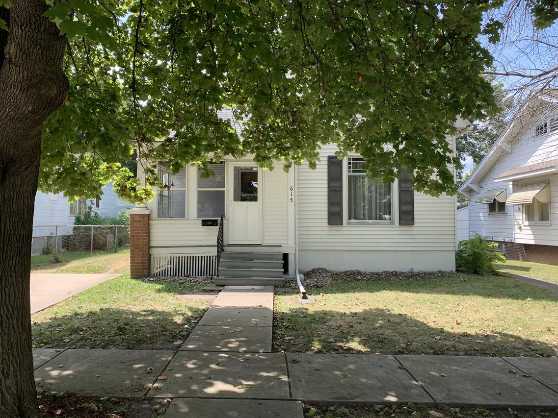 615 N Quincy St., Clinton, IL 61727