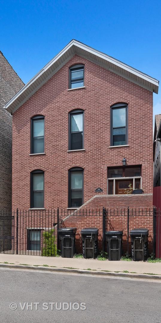 2850 N Orchard St., Chicago, IL 60657
