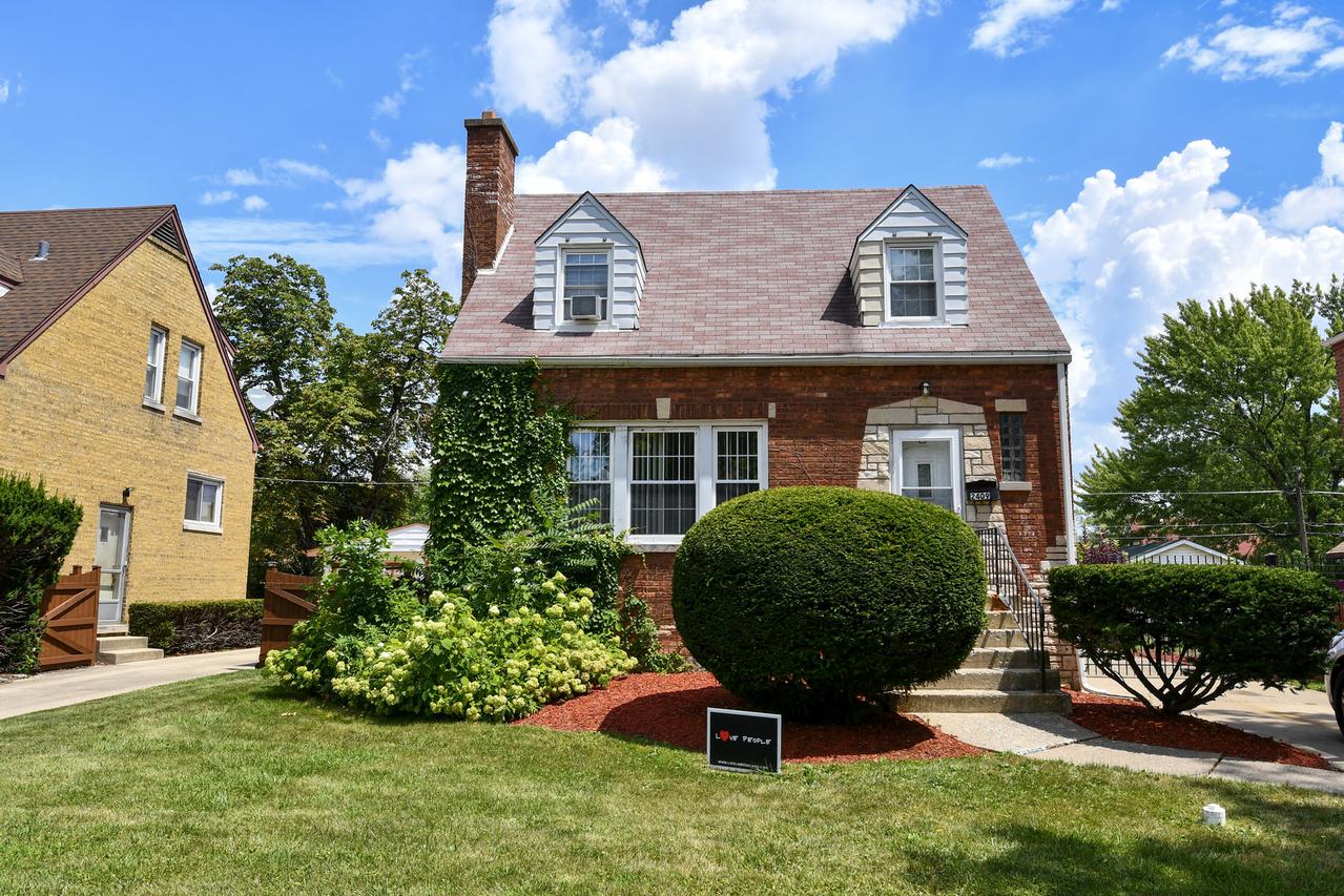2409 S 16th Ave., Broadview, IL 60155