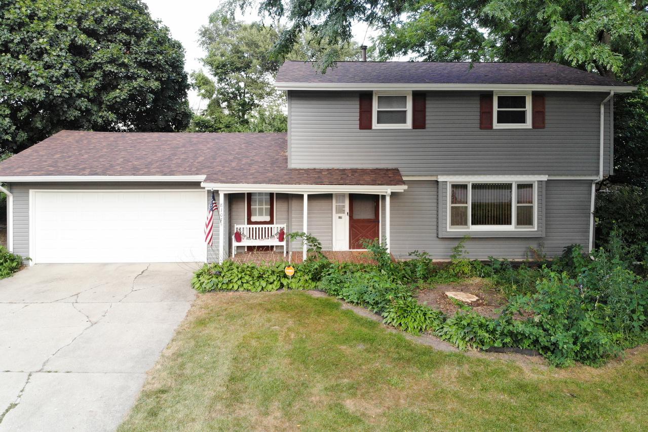 8101 Amber Dr., Machesney Park, IL 61115