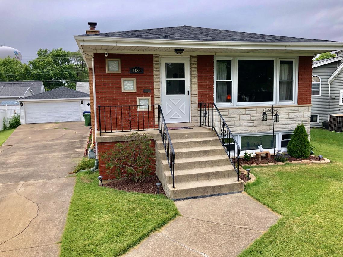 6844 W 96th Pl., Oak Lawn, IL 60453