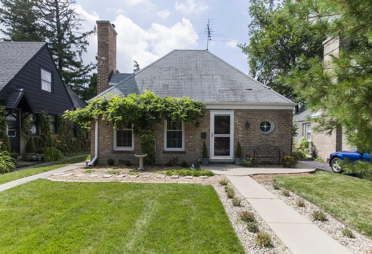 1824 N 74th Ave., Elmwood Park, IL 60707