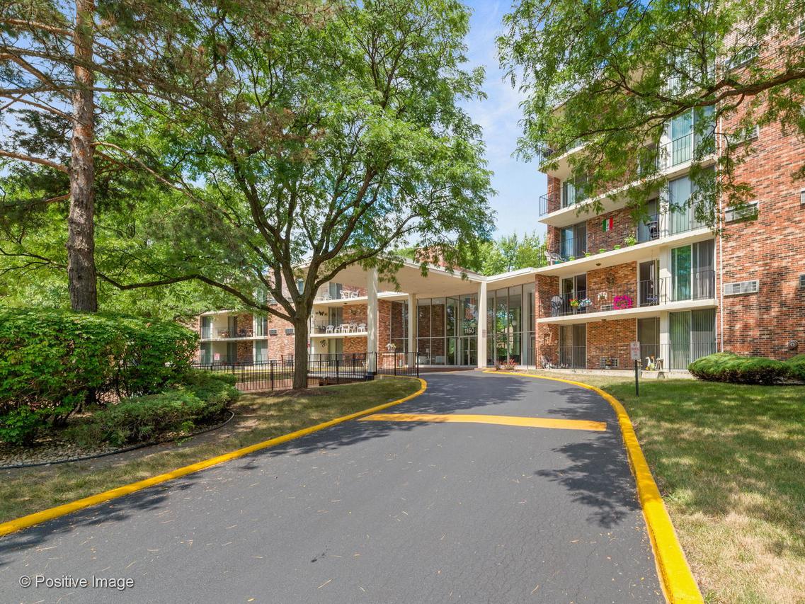 1150 E Jackson St. #2F, Lombard, IL 60148