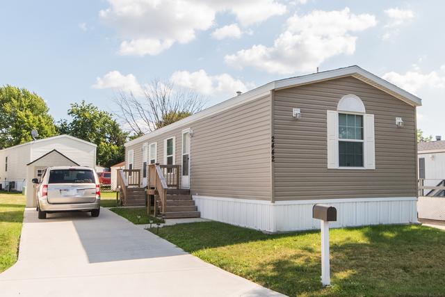 2442 Briarwood Ln., Sycamore, IL 60178