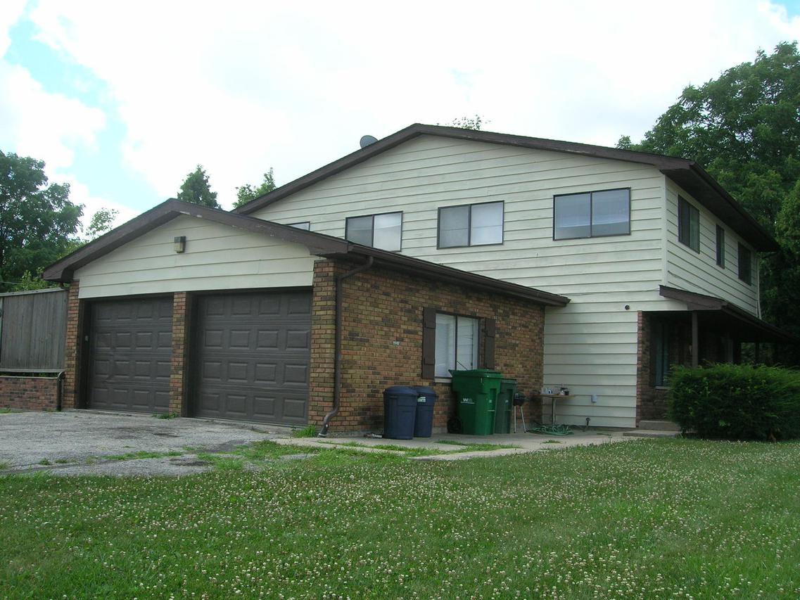 660 N Greenleaf St., Gurnee, IL 60031