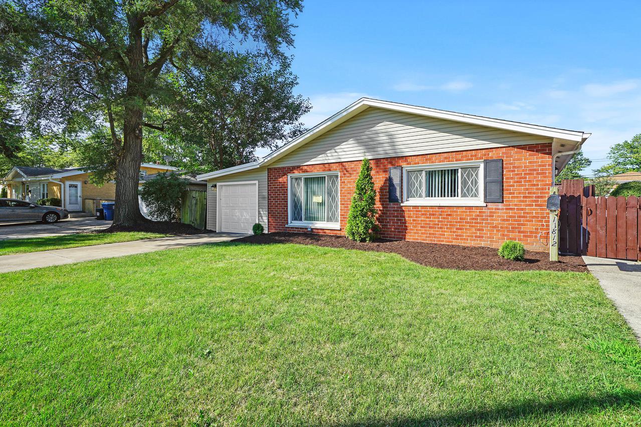 11812 S Kedvale Ave., Alsip, IL 60803