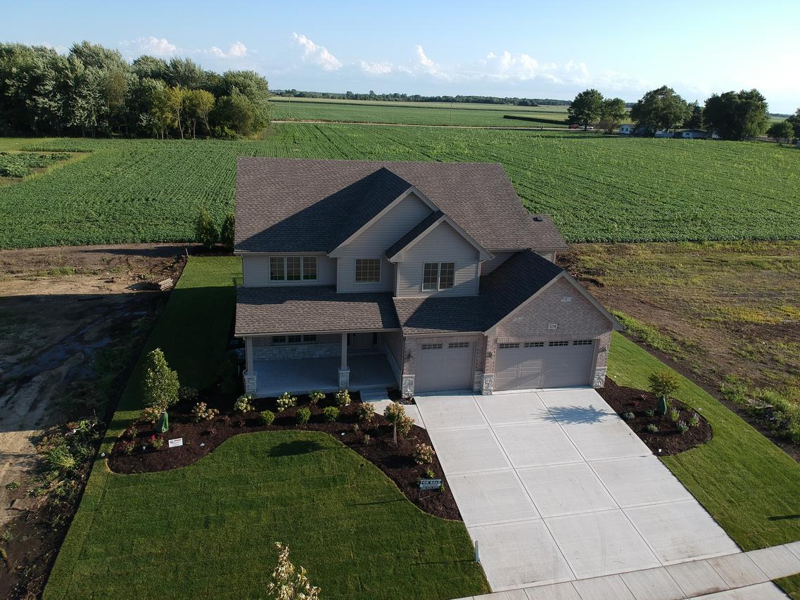 1134 Stacey Dr., New Lenox, IL 60451