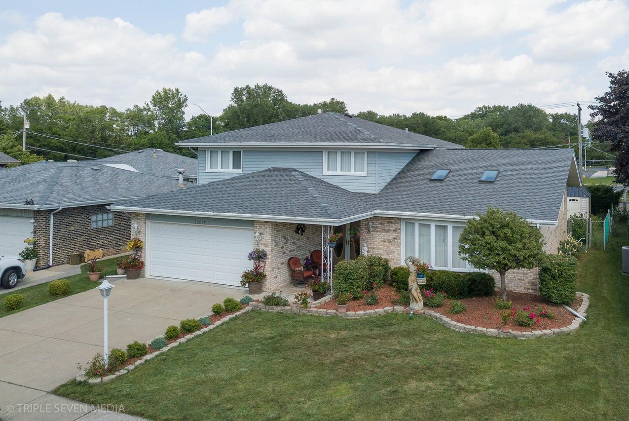 10943 Circle Dr., Palos Hills, IL 60465