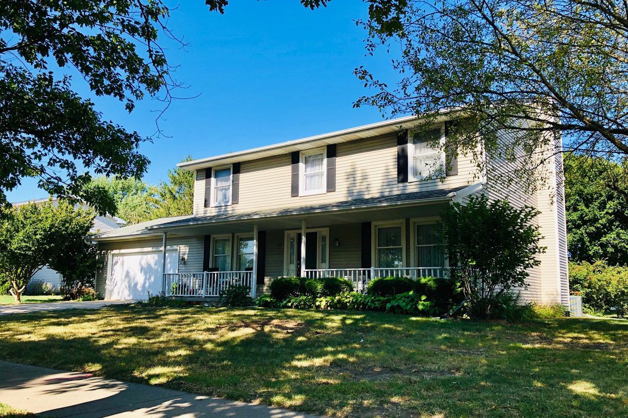 1209 Dianne Dr., Bloomington, IL 61704