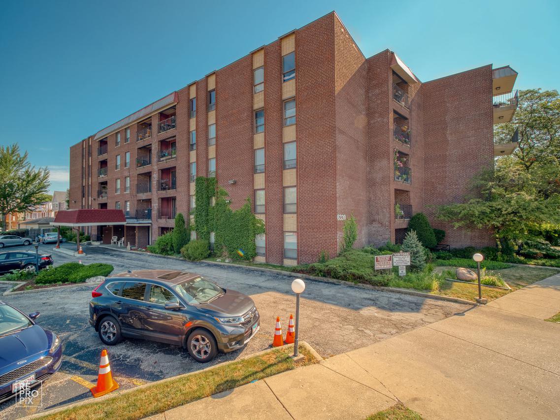 6330 Lincoln Ave. #3F, Morton Grove, IL 60053