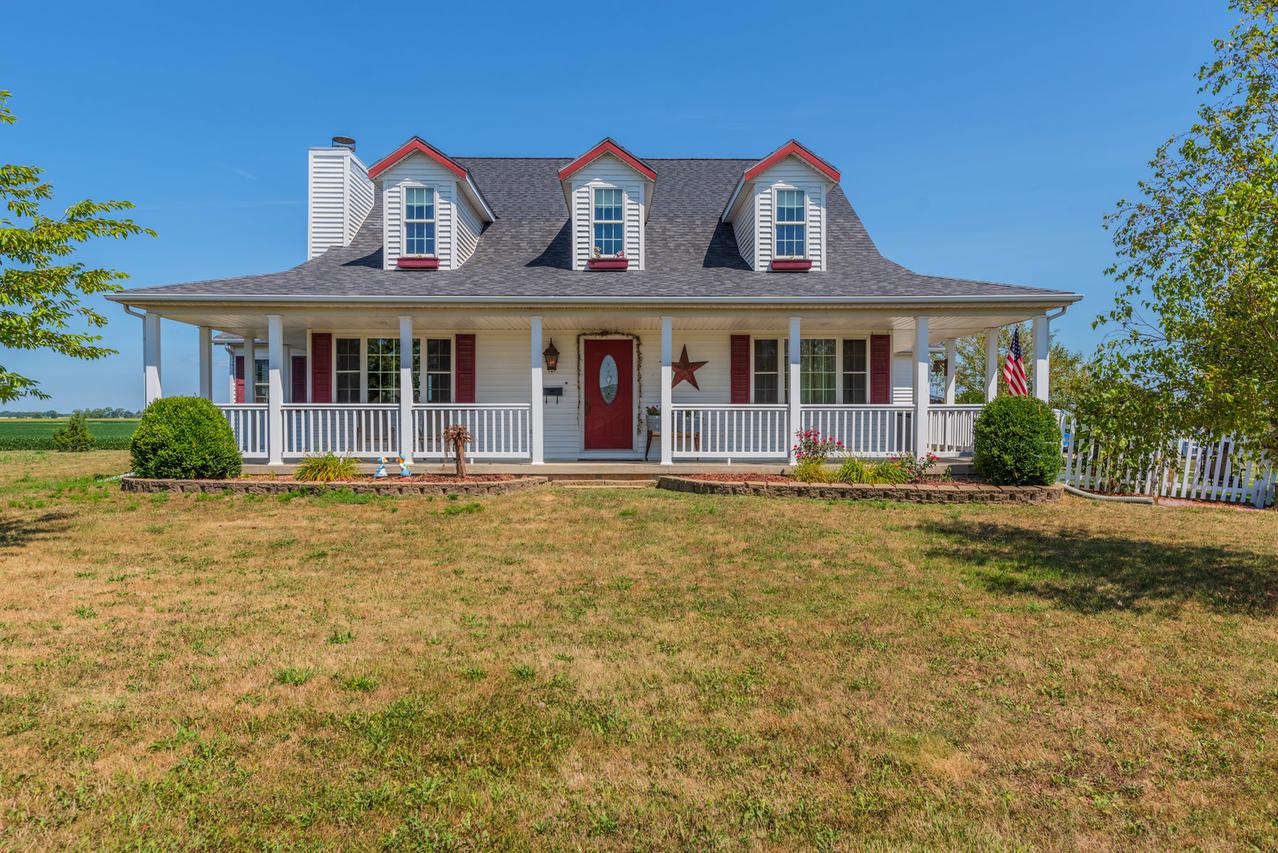 2298 County Rd 1200 N Rd., Sidney, IL 61877