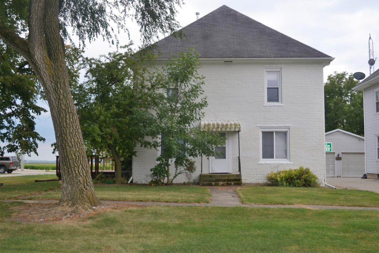 220 E Cleveland St., Cullom, IL 60929