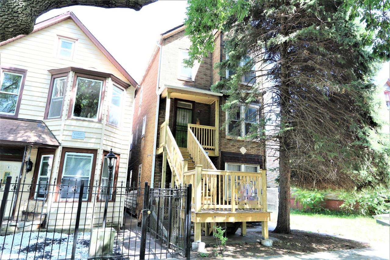 8317 S Buffalo Ave., Chicago, IL 60617