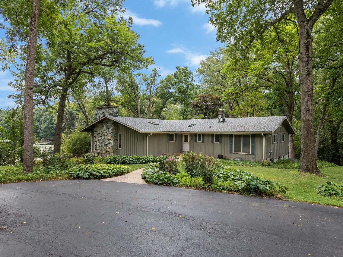 1N301 Indian Knoll Rd., West Chicago, IL 60185