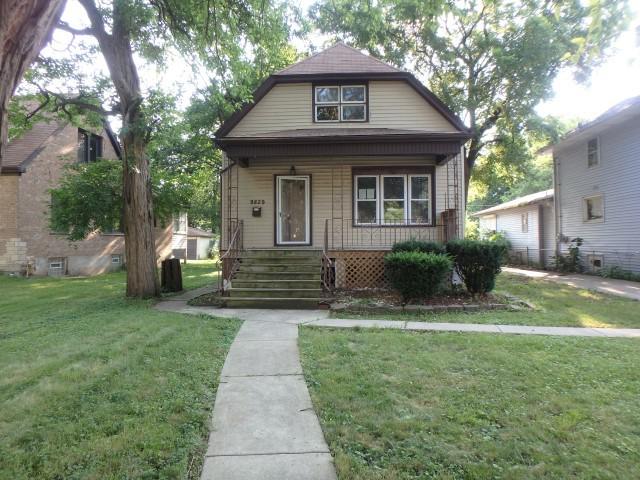 9829 S Charles St., Chicago, IL 60643
