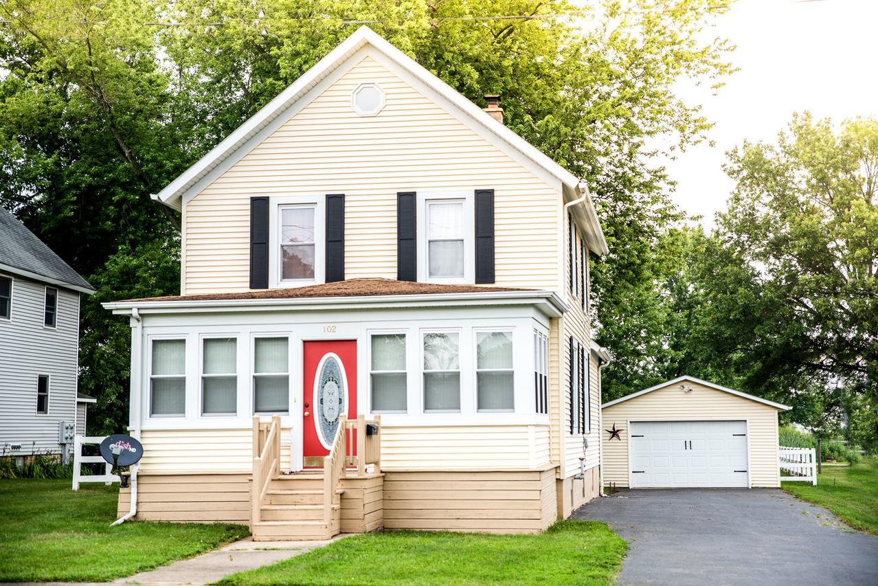 102 W Division St., Amboy, IL 61310