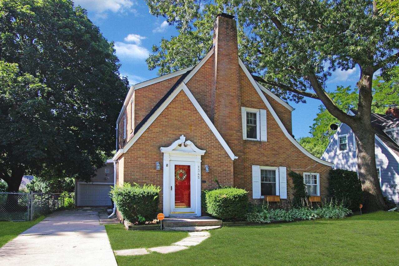1345 W Stover St., Freeport, IL 61032