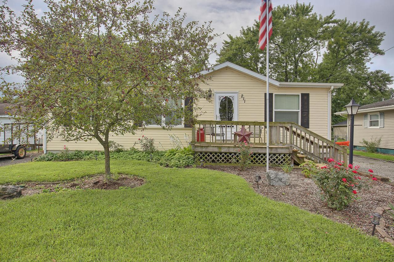 211 E Market St., Sadorus, IL 61872
