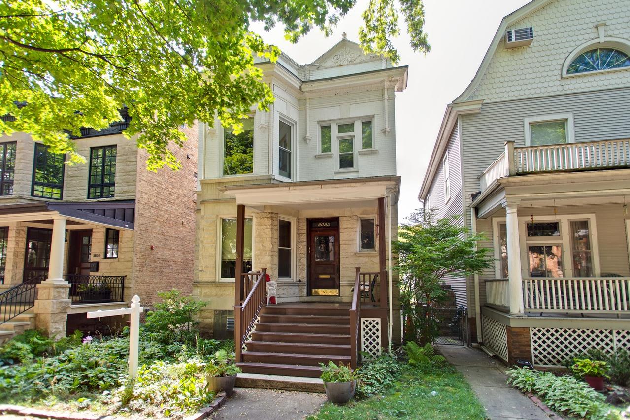3838 N Hoyne Ave., Chicago, IL 60618