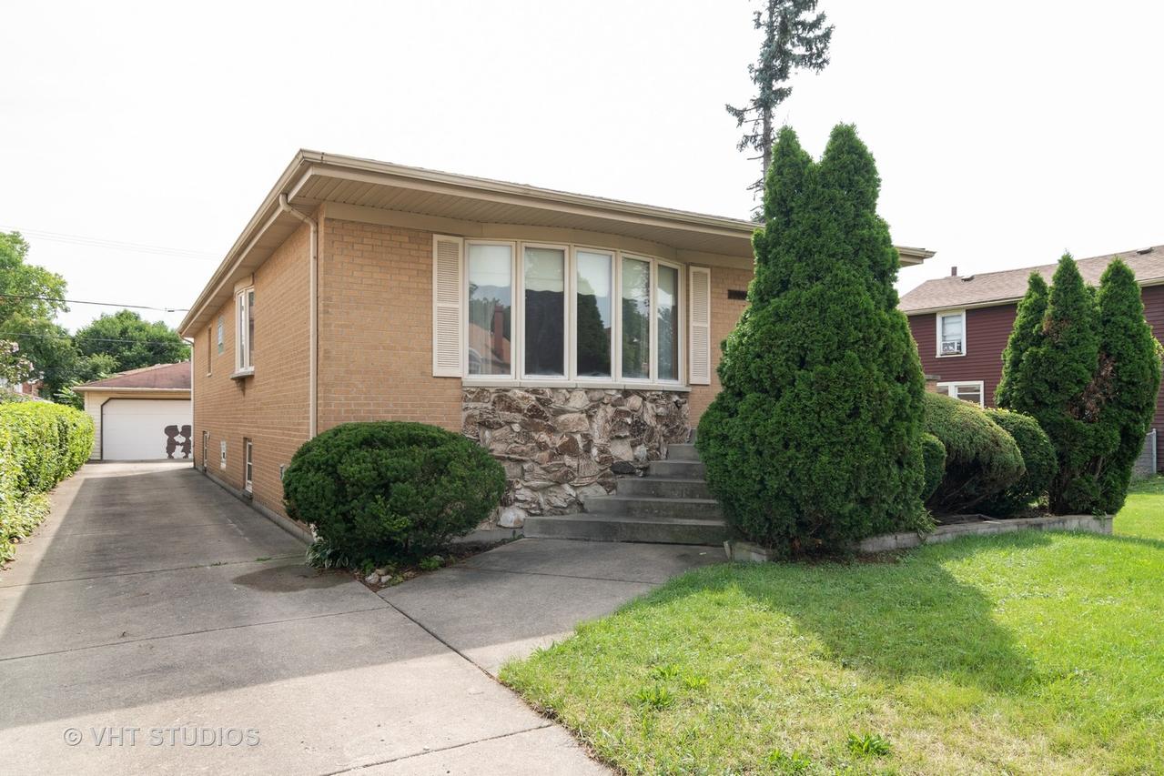 4001 Center Ave., Lyons, IL 60534