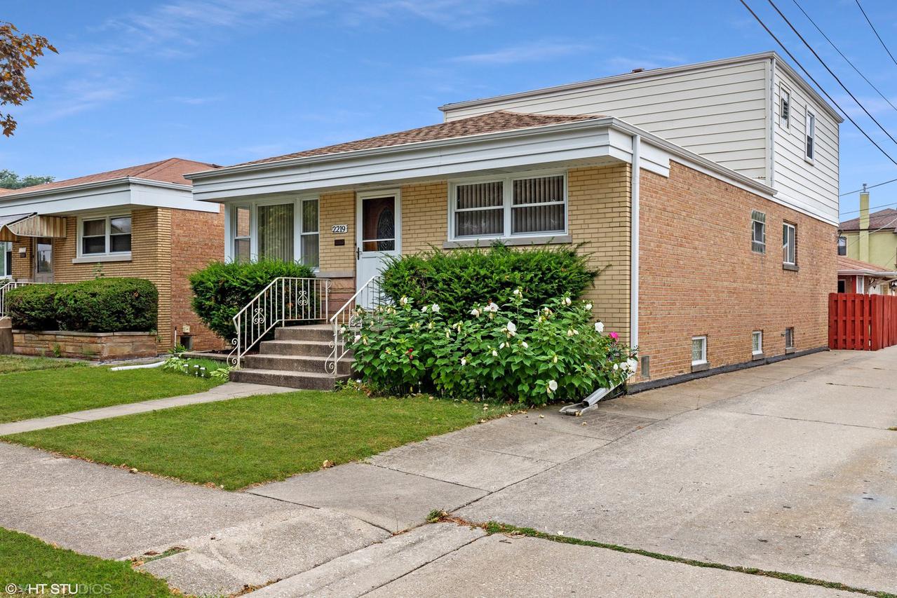 2219 Burr Oak Ave., North Riverside, IL 60546