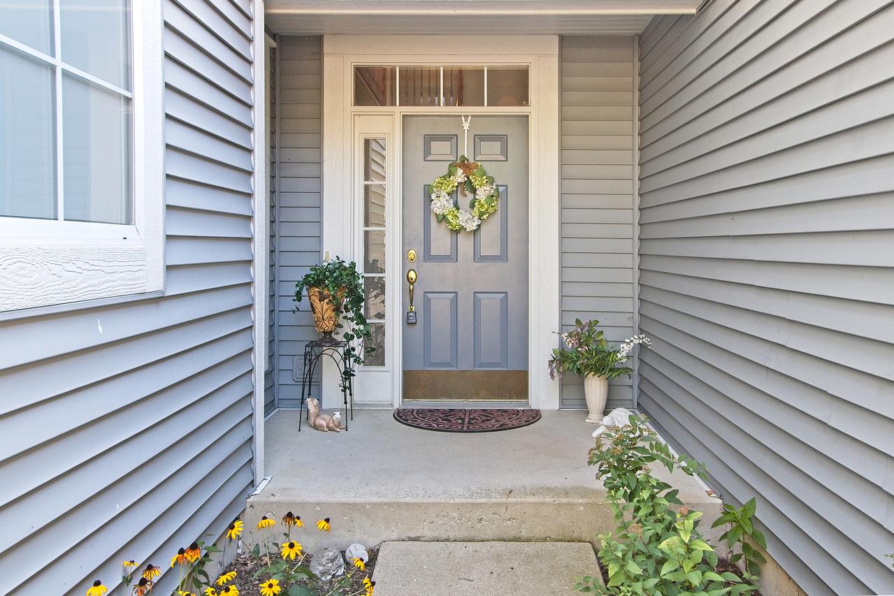 669 Shoreline Dr., Grayslake, IL 60030