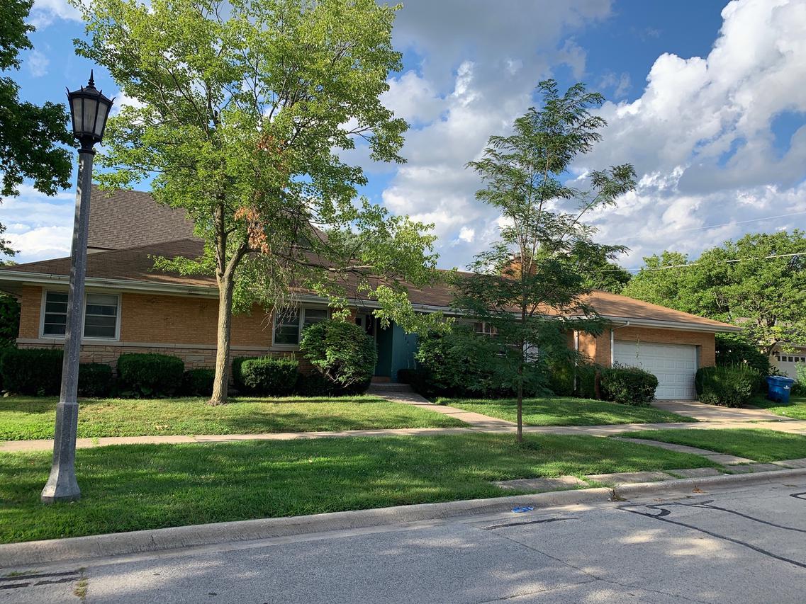 1045 S Stone Ave., La Grange, IL 60525