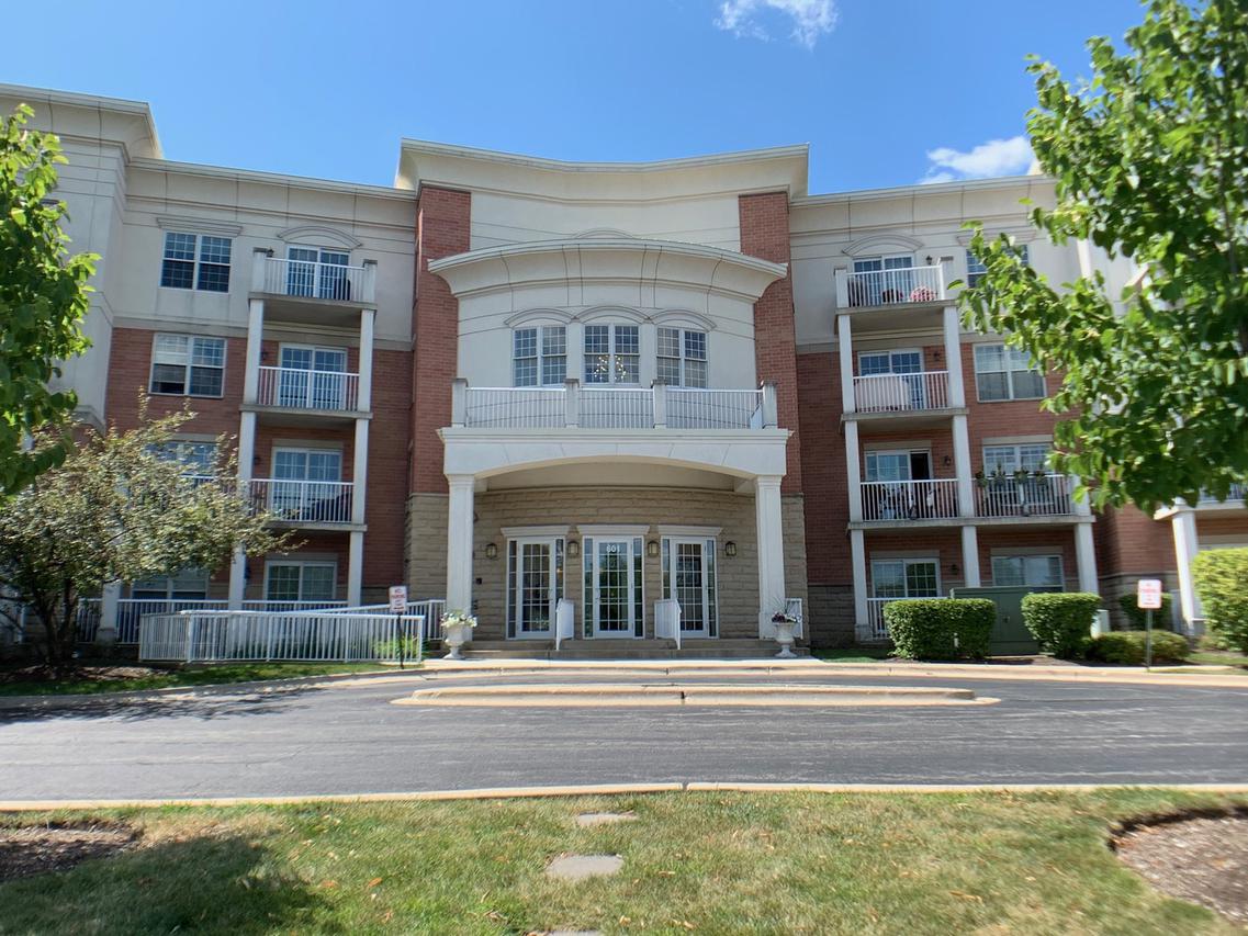 601 W Rand Rd. #201A, Arlington Heights, IL 60004
