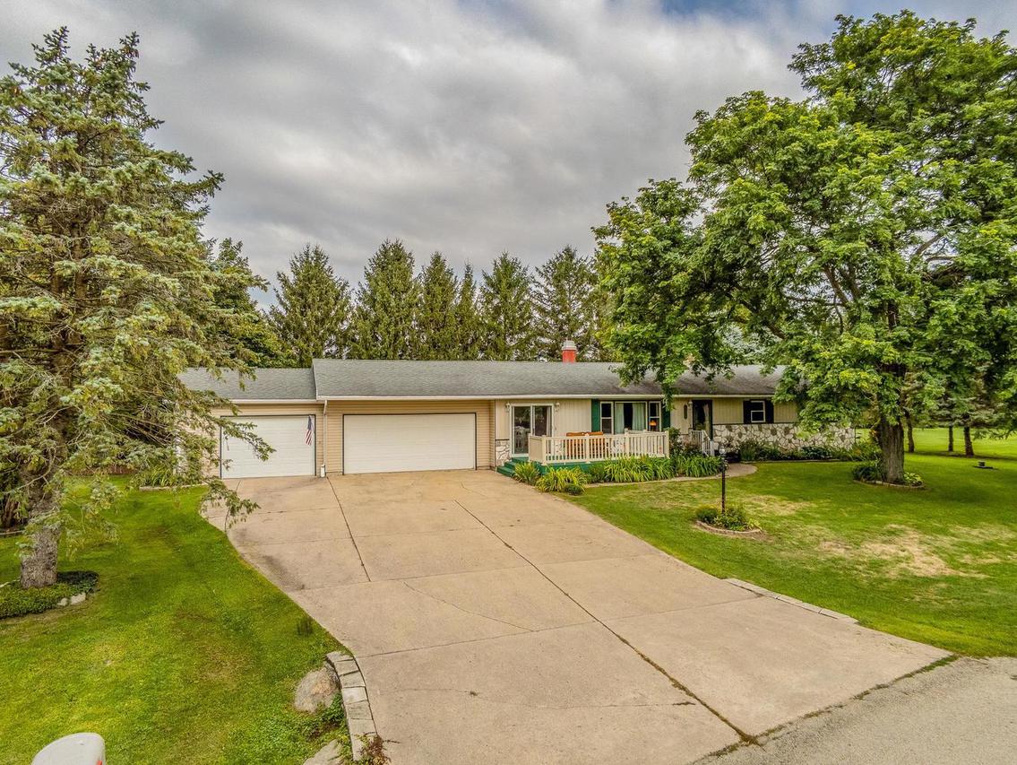 2150 Lakeview Dr., Freeport, IL 61032