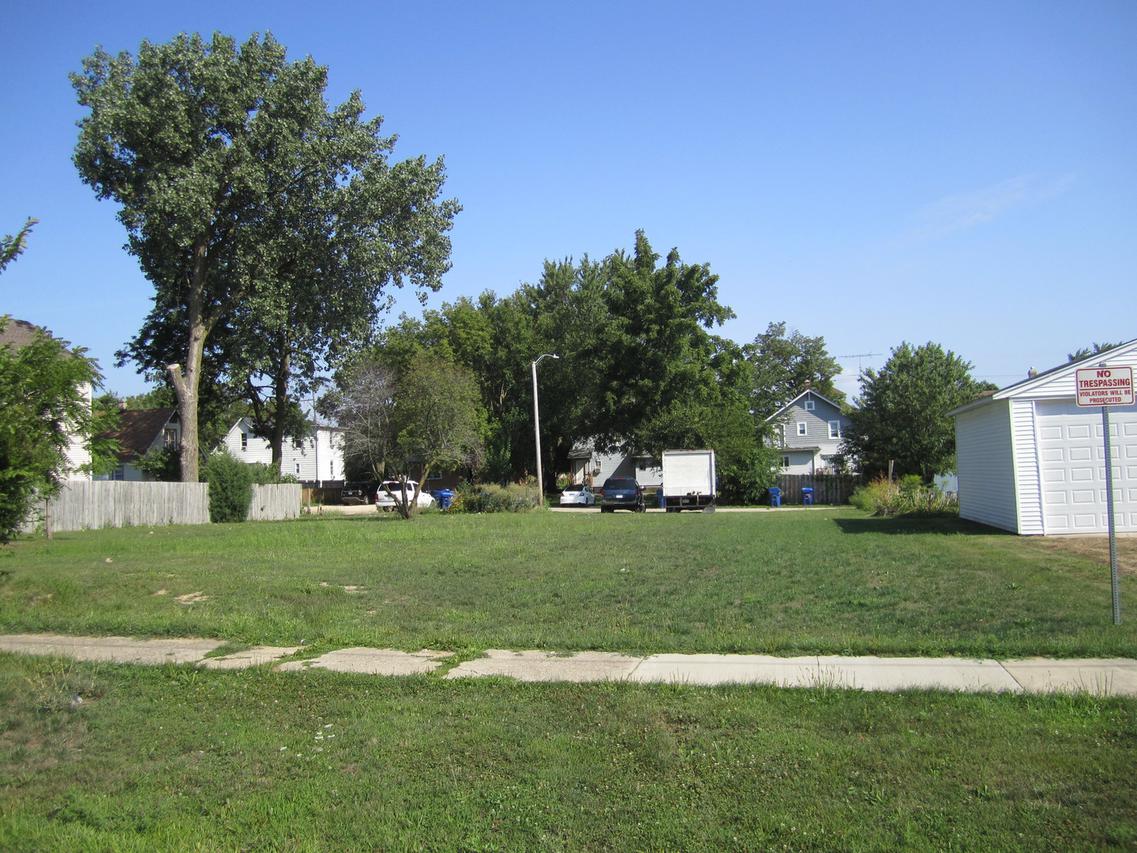 1015 Market St., Dekalb, IL 60115