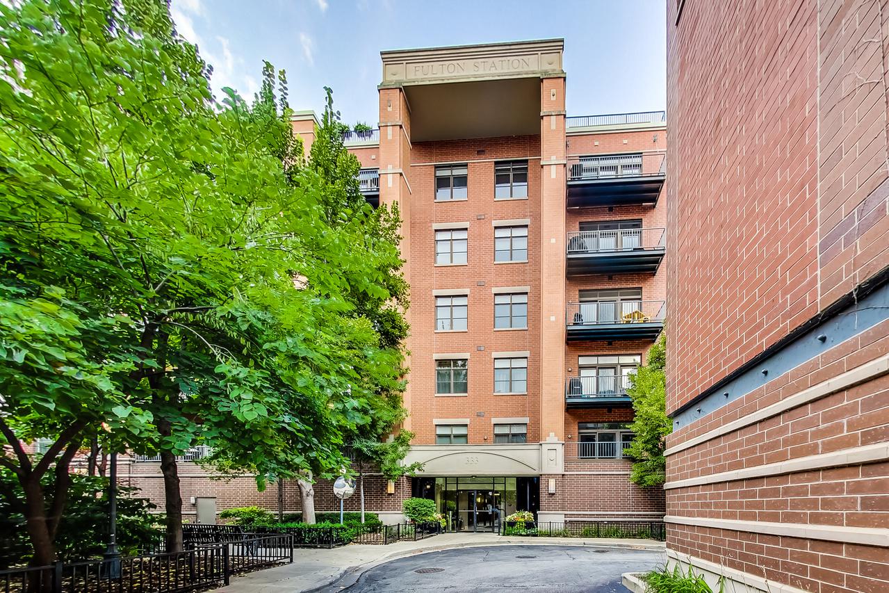 333 N Jefferson St. #301, Chicago, IL 60661