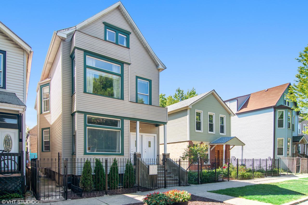 1654 N Mozart St., Chicago, IL 60647