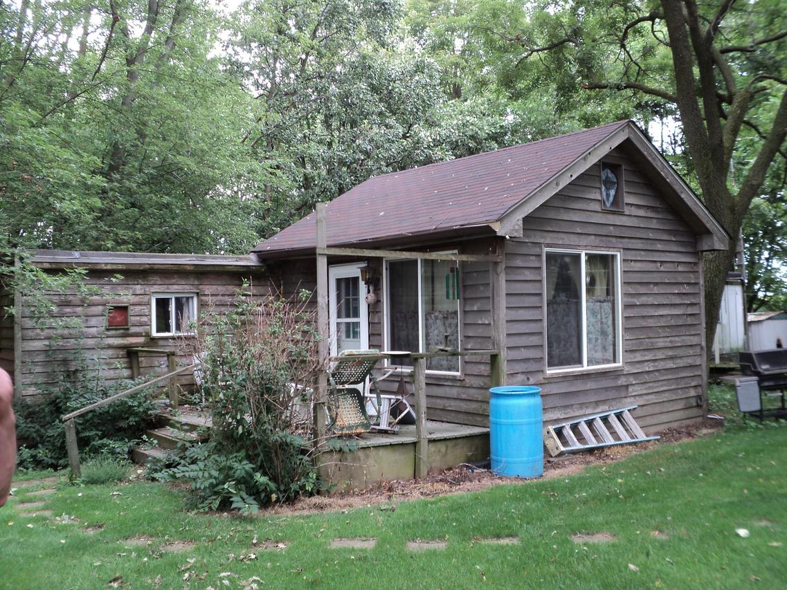 3327 Lake Rd., Lee, IL 60530