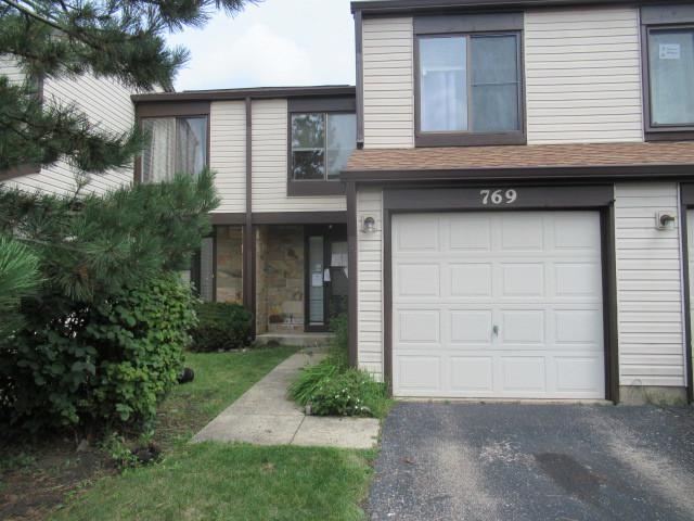769 Colorado Ct., Carol Stream, IL 60188