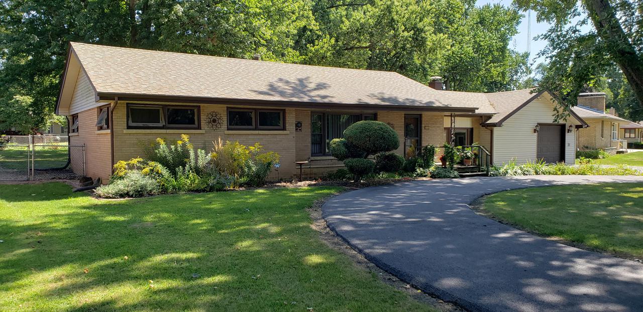11 Lawrence Dr., Kankakee, IL 60901
