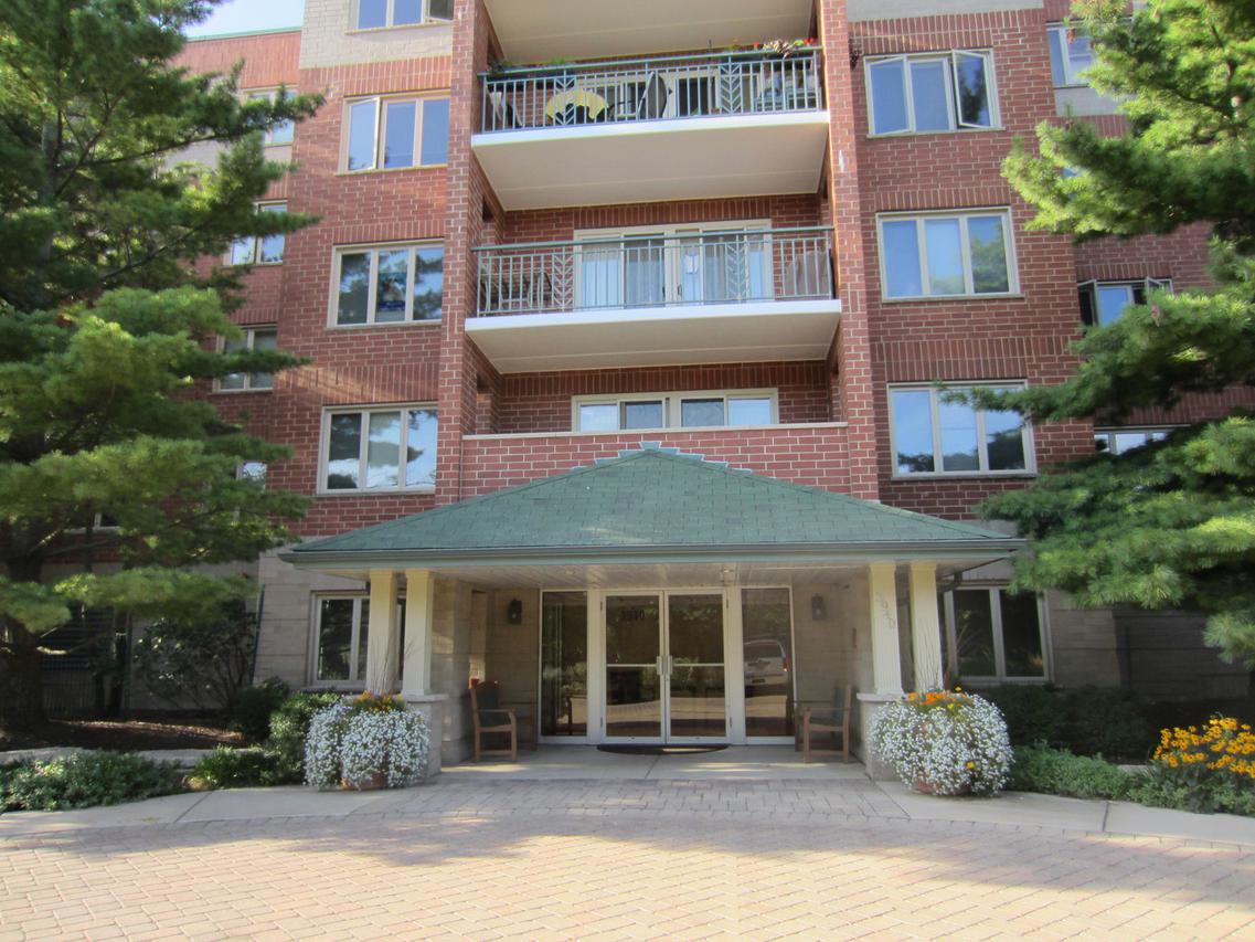 3940 W Bryn Mawr Ave. #201, Chicago, IL 60659