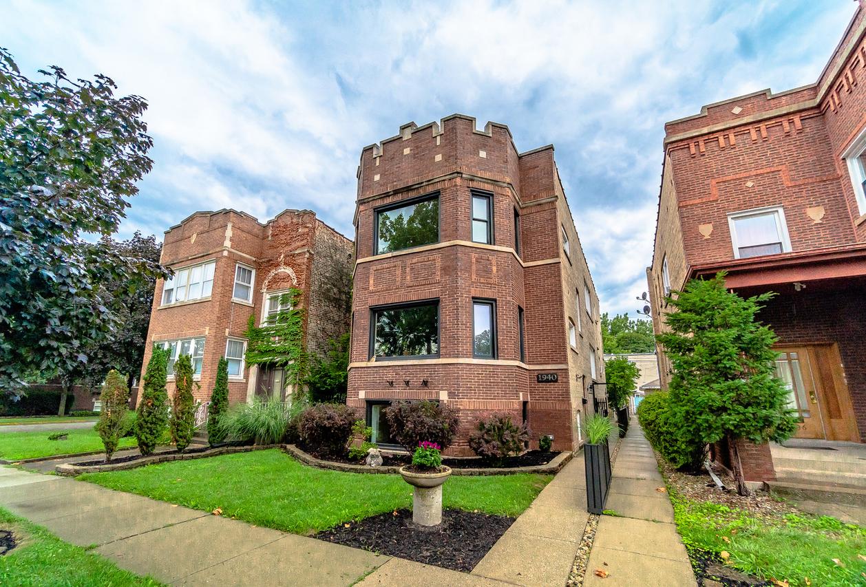 1940 Elmwood Ave., Berwyn, IL 60402