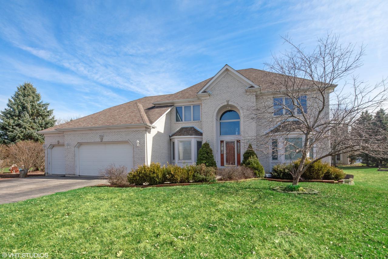 926 Edgewood Dr., Sugar Grove, IL 60554