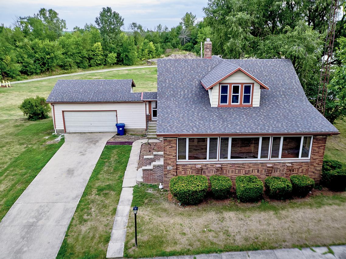 101 South St., Emington, IL 60934