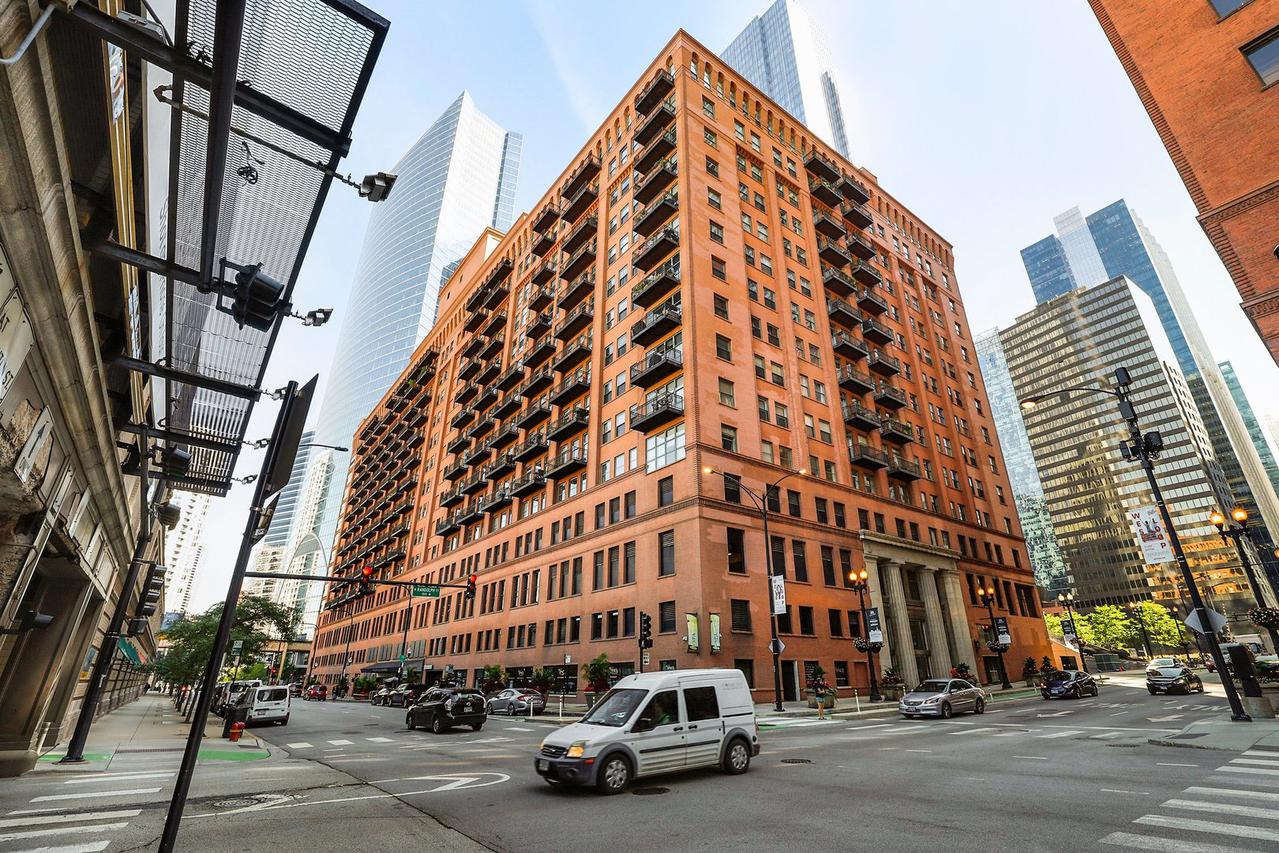 165 N Canal St. #702, Chicago, IL 60606