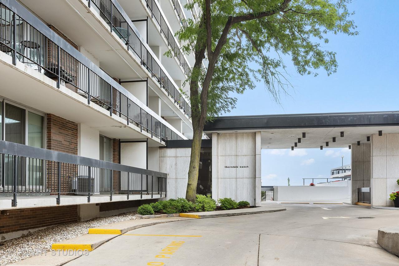 5901 N Sheridan Rd. #12H, Chicago, IL 60660