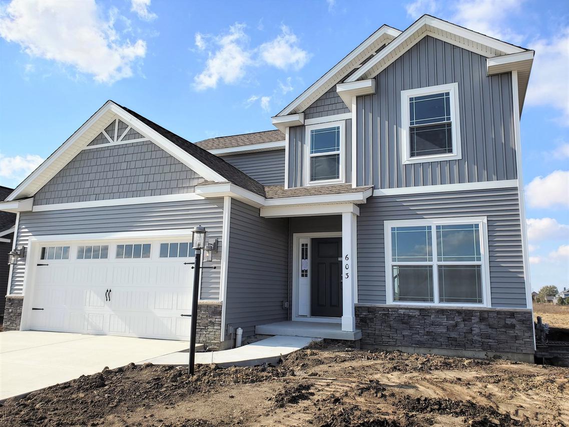 603 Harpers Ferry, Savoy, IL 61874