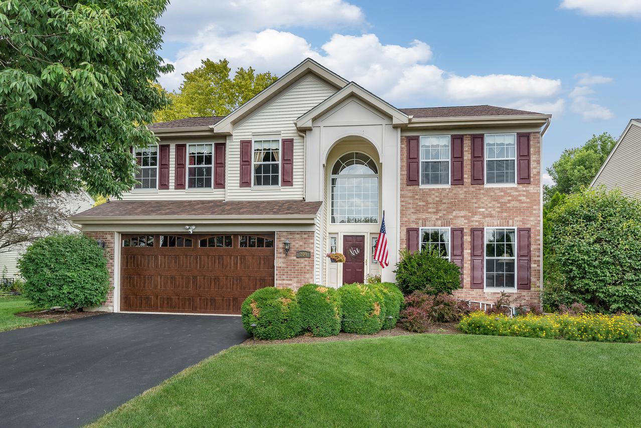 204 Angela Cir., Oswego, IL 60543