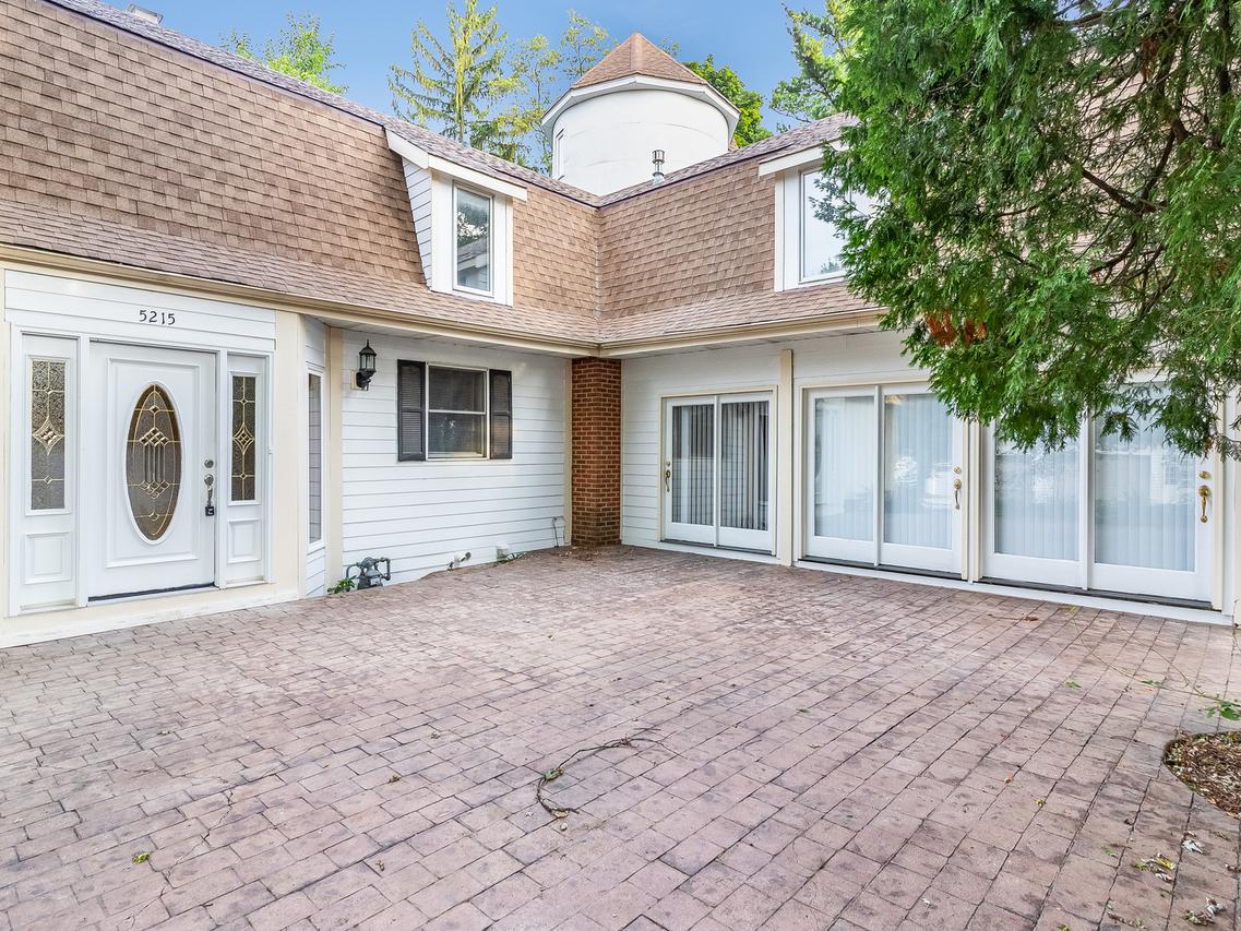 5215 Grand Ave., Gurnee, IL 60031