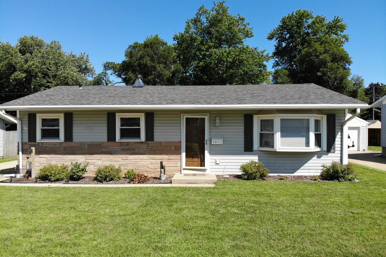 1012 Ramona Ter., Machesney Park, IL 61115