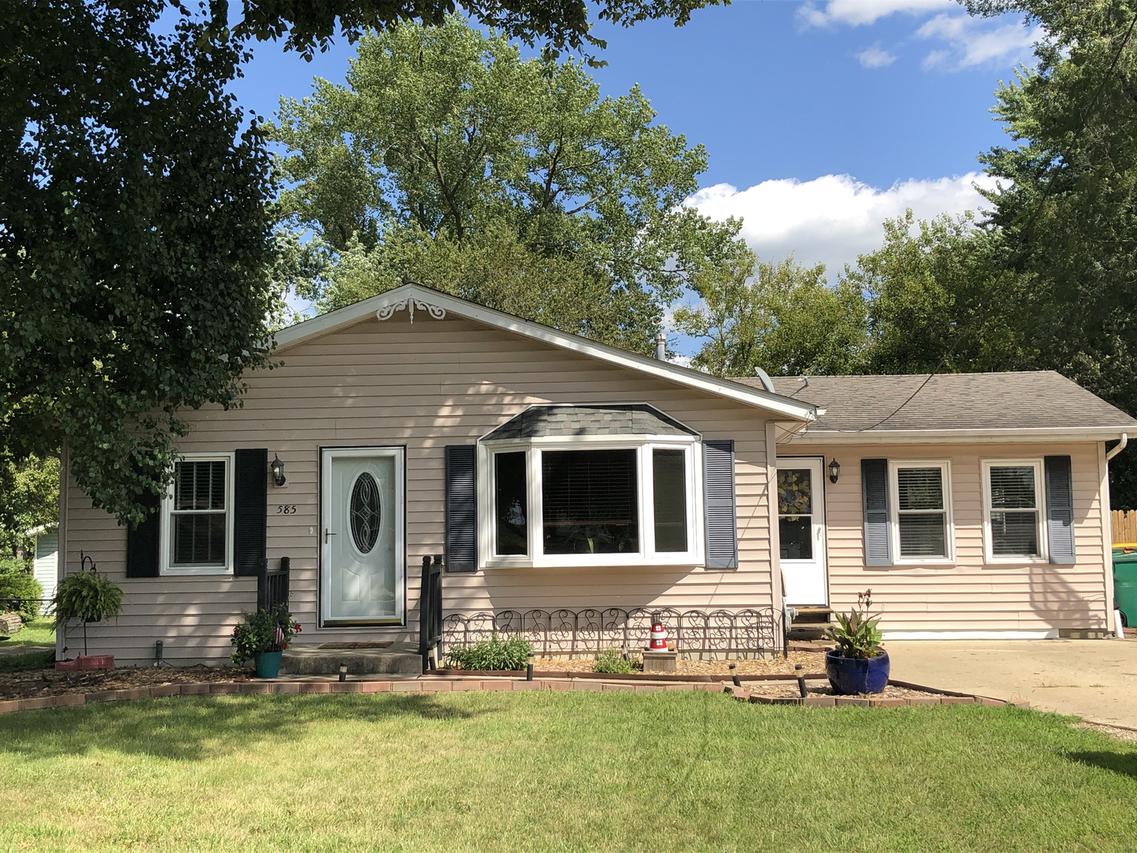 585 N 1st Ave., Coal City, IL 60416