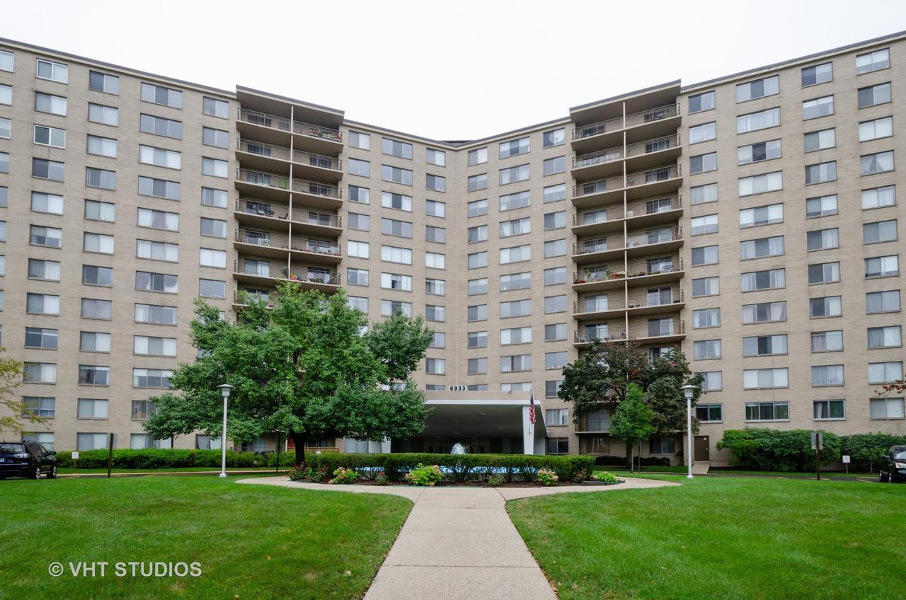 6933 N Kedzie Ave. #704, Chicago, IL 60645