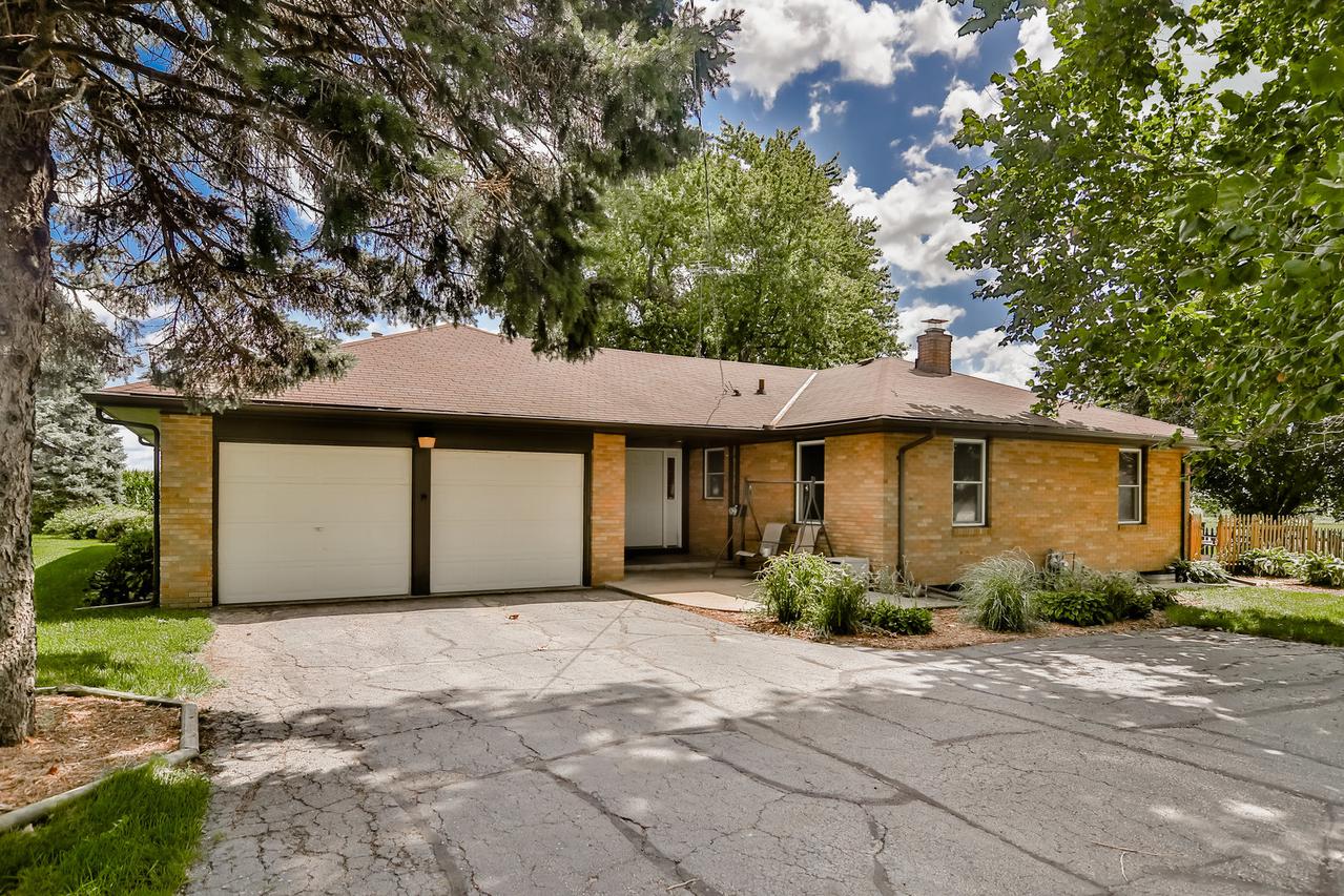 5553 Mulford Rd., Monroe Center, IL 61052