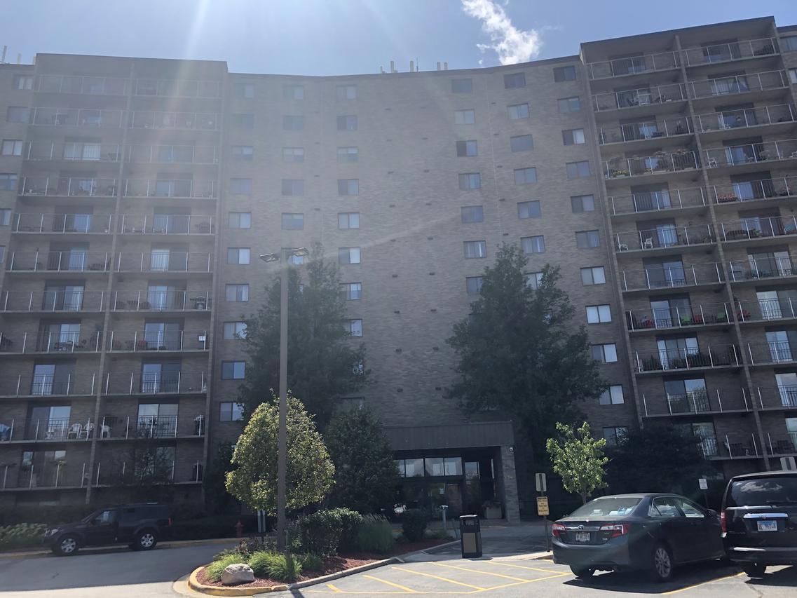6340 Americana Dr. #307, Willowbrook, IL 60527