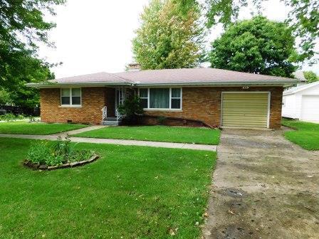 237 W 1st St., El Paso, IL 61738